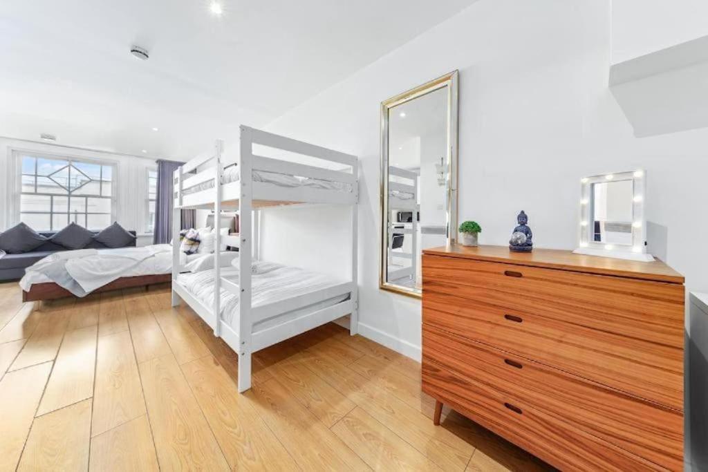 1 Bedroom Flat Piccadilly Sleep 7 In London Vr10 Esterno foto