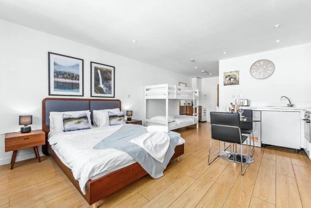 1 Bedroom Flat Piccadilly Sleep 7 In London Vr10 Esterno foto