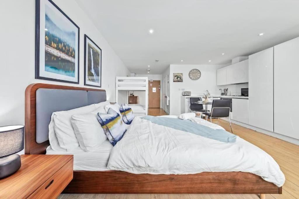 1 Bedroom Flat Piccadilly Sleep 7 In London Vr10 Esterno foto