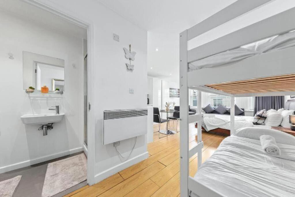 1 Bedroom Flat Piccadilly Sleep 7 In London Vr10 Esterno foto